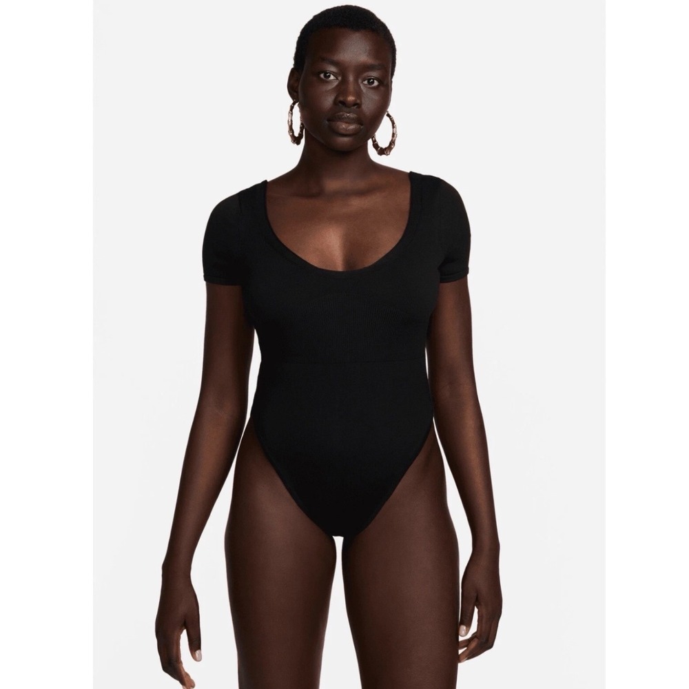 NWT Nike Sportswear Chill Knit Sweater Body Suit Black FN4692-010 Size Medium